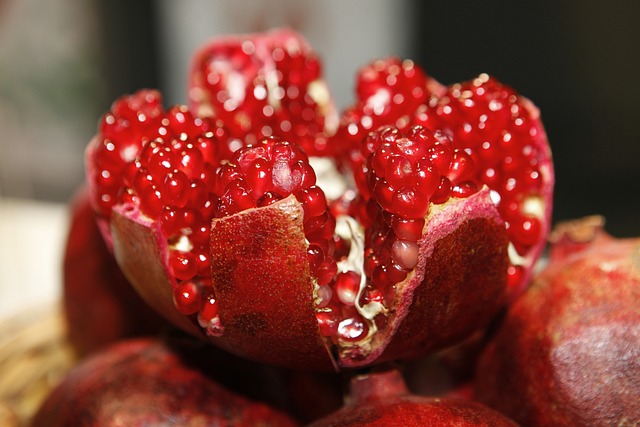 Incorporating Pomegranate Extract into Your Routine